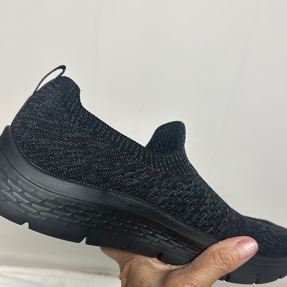 Skechers Black Athletic Slip-On Shoes with Breathable Mesh Air Cooled - Picture 4 of 14